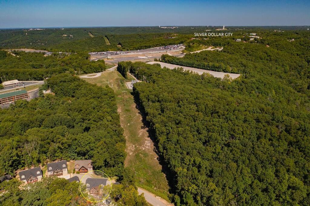 Rock And Timber Lodge Branson Exterior photo